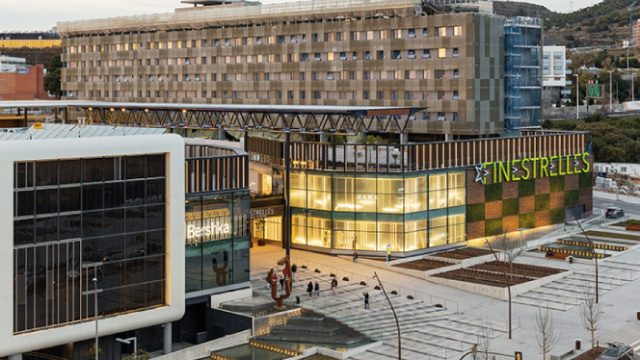 FINESTRELLES SHOPPING CENTRE
