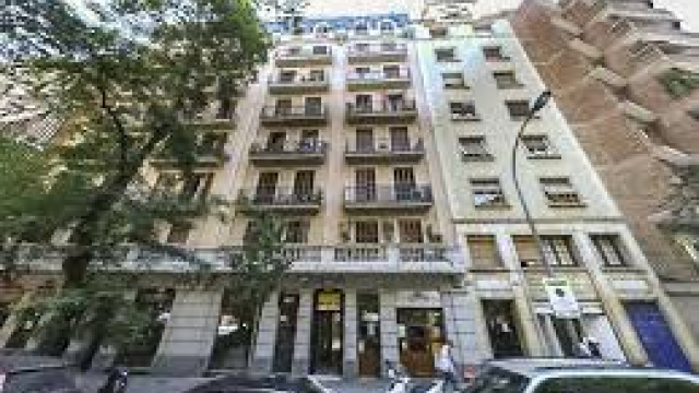 EDIFICIO PLURIFAMILIAR C. VALENCIA 26-28