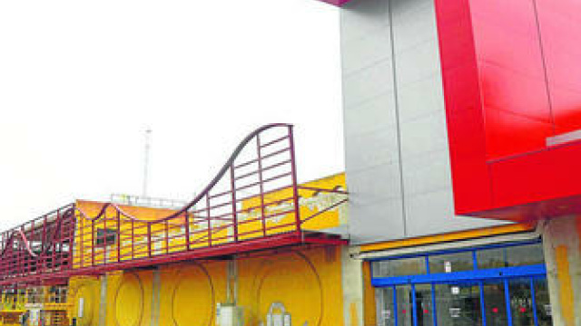 Centro Comercial Puerta de Chiclana (superficie Eroski y Galería)
